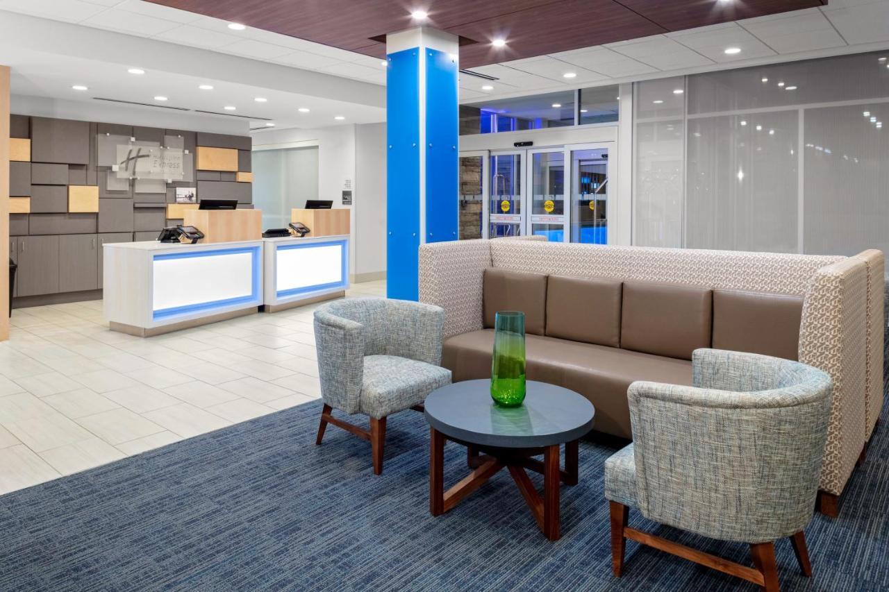 Holiday Inn Express & Suites Wilmington West - Medical Park By Ihg Eksteriør billede