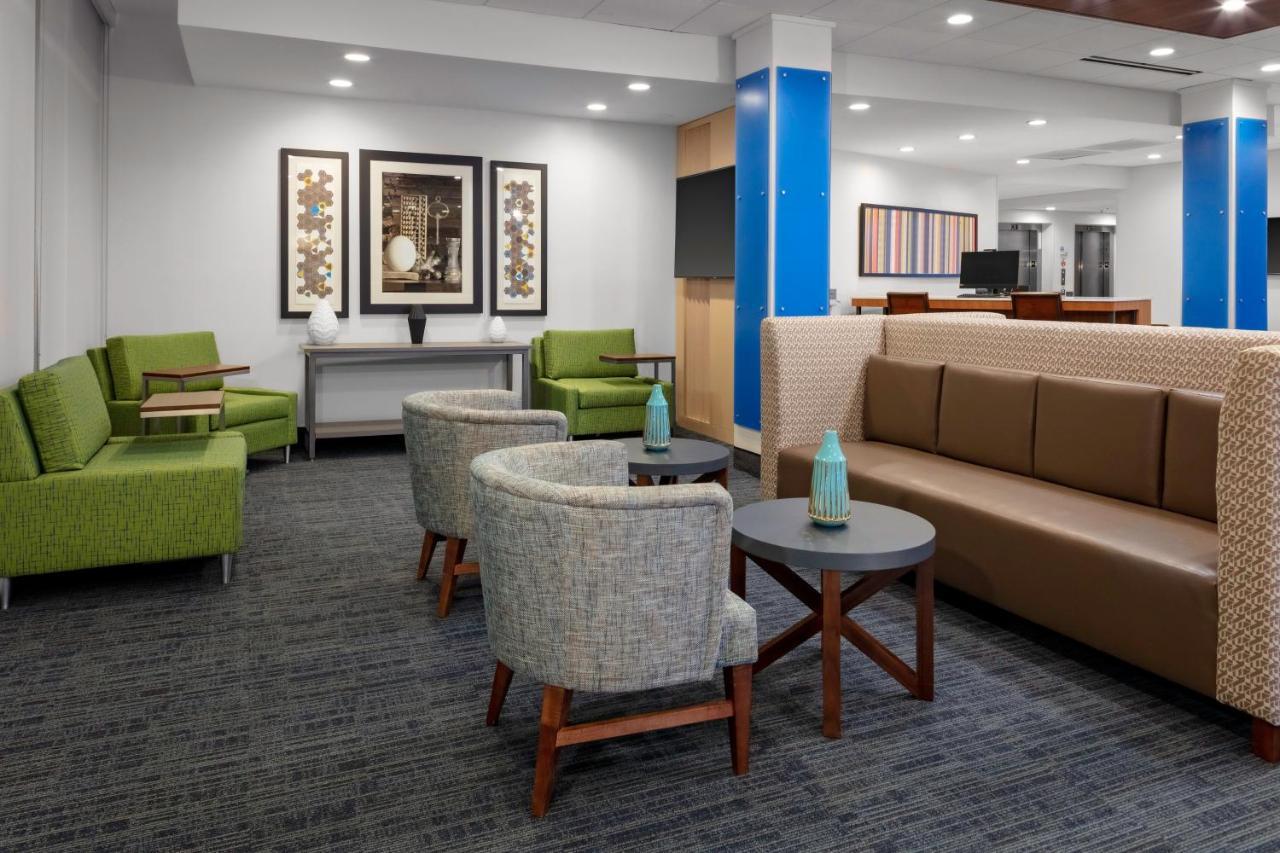 Holiday Inn Express & Suites Wilmington West - Medical Park By Ihg Eksteriør billede