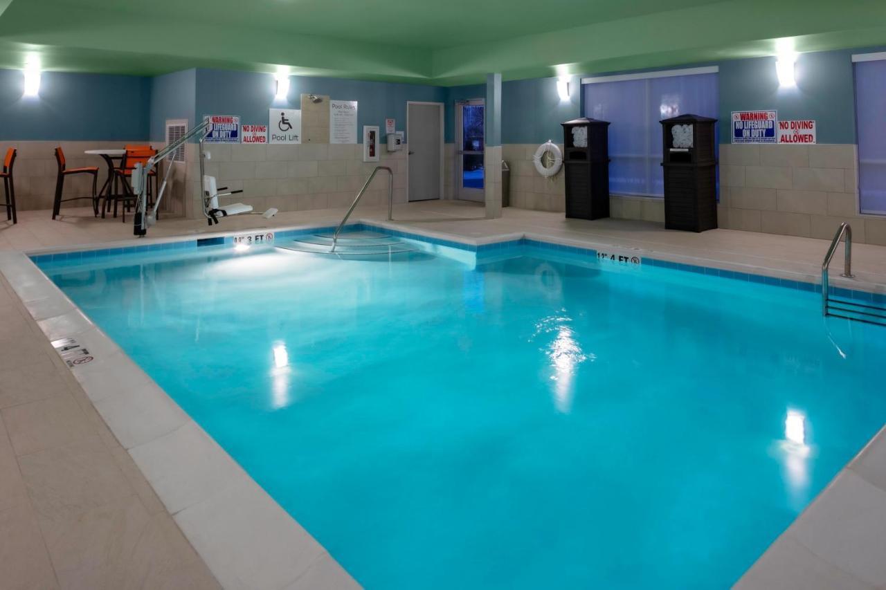 Holiday Inn Express & Suites Wilmington West - Medical Park By Ihg Eksteriør billede
