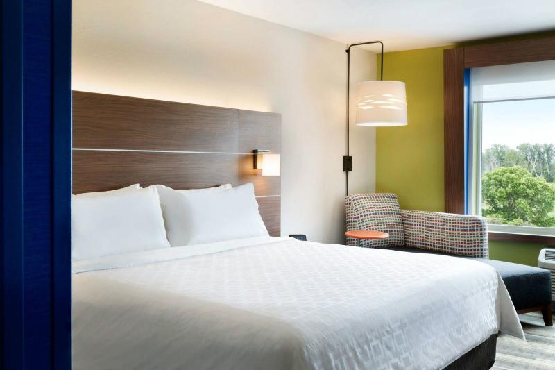 Holiday Inn Express & Suites Wilmington West - Medical Park By Ihg Eksteriør billede